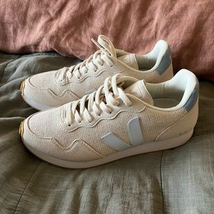 Like new Veja sneaker 42/11 jute beige blue